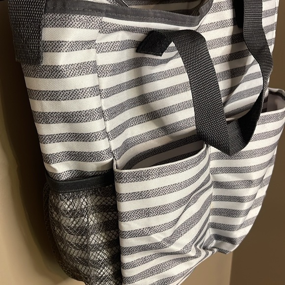 Thirty-one zip top tote NWOT - Picture 2 of 5